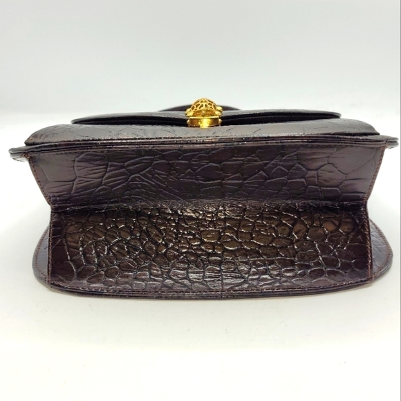 Vintage Brown Crocks embossed Small purse with Gold Turtle Accents Closure - Picture 7 of 16